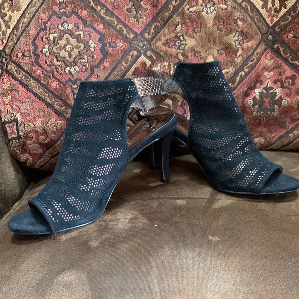 Women's Black Open-Toe Perforated Suede Heeled Booties size 6.5 black & copper